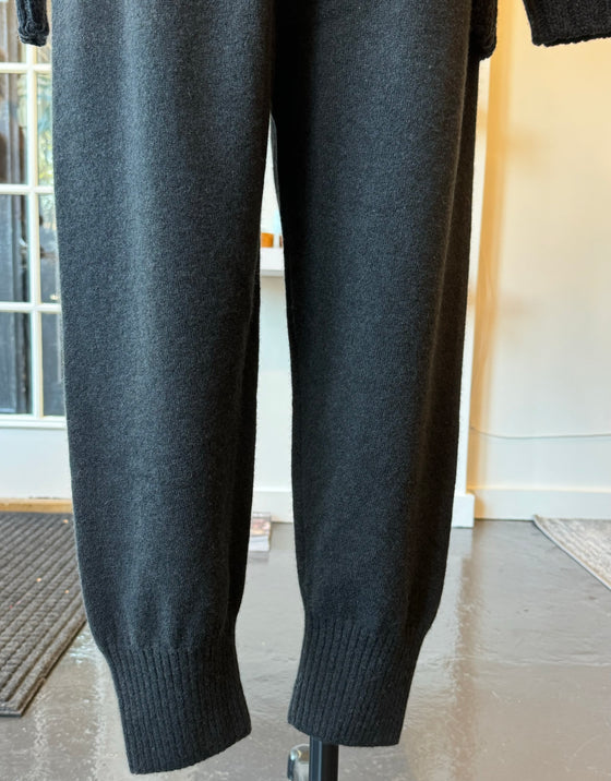 Cashmere Leggings in Sumi