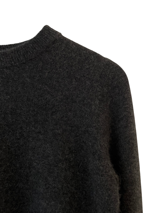 Brazeau Tricot Cashmere All Thumbs Sweater in Coal