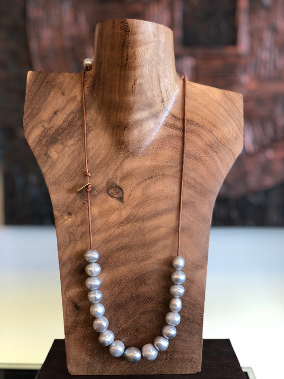 Grey Pearl and Leather necklace